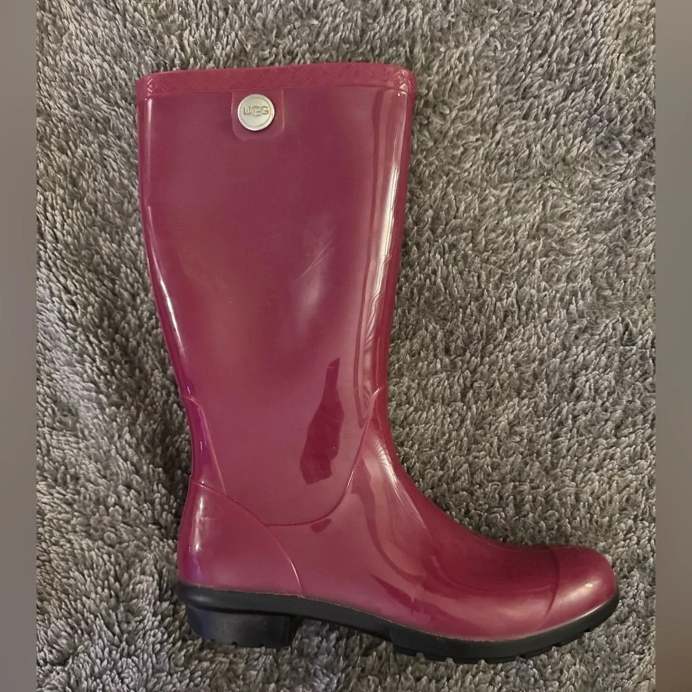UGG Women's Shayne Rain Boots Size 8